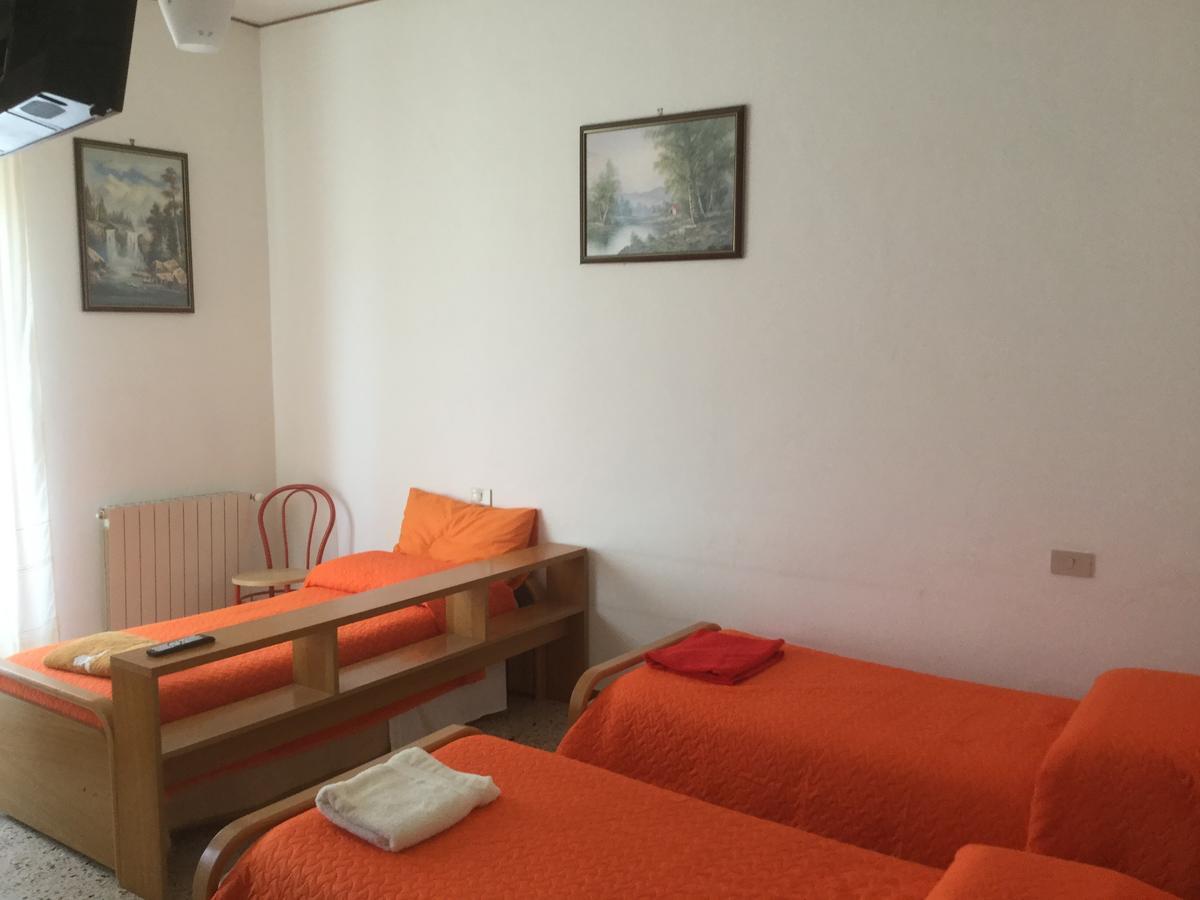 Albergo Belvedere Santa Cristina Gela  Exteriör bild